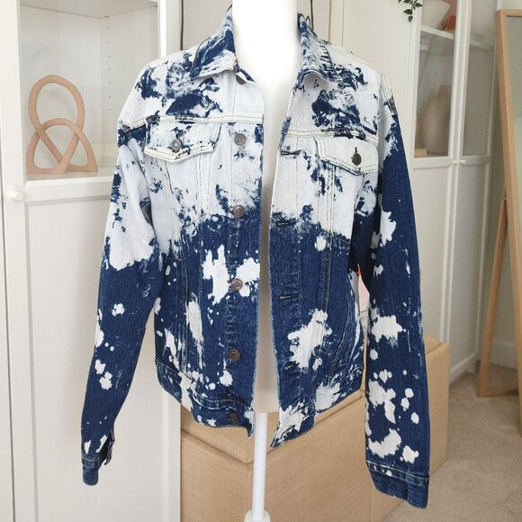 NWT FOREVER21 Men's Bleached Denim Oversized Jacket - Size Small - Picture 1 of 5